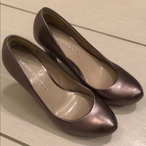 Franco Sarto gold pumps heels Size 7.5 M